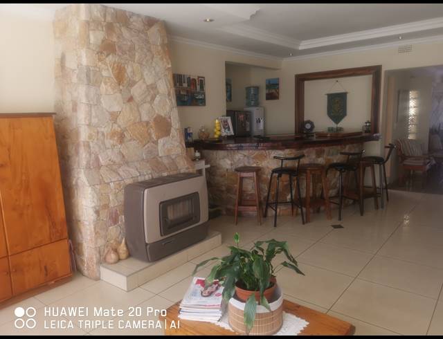 5 BEDROOM FREEHOLD FOR SALE IN BRACKENHURST